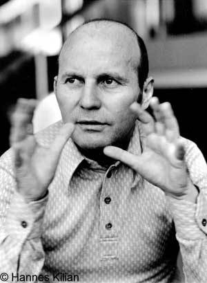 Hans Werner Henze im Gespräch mit bewegte Händen, Copyright Hannes Kilian, Foto 1975